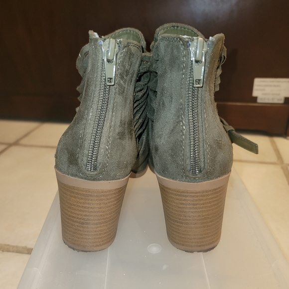 Army green cut-out boots - Picture 3 of 13